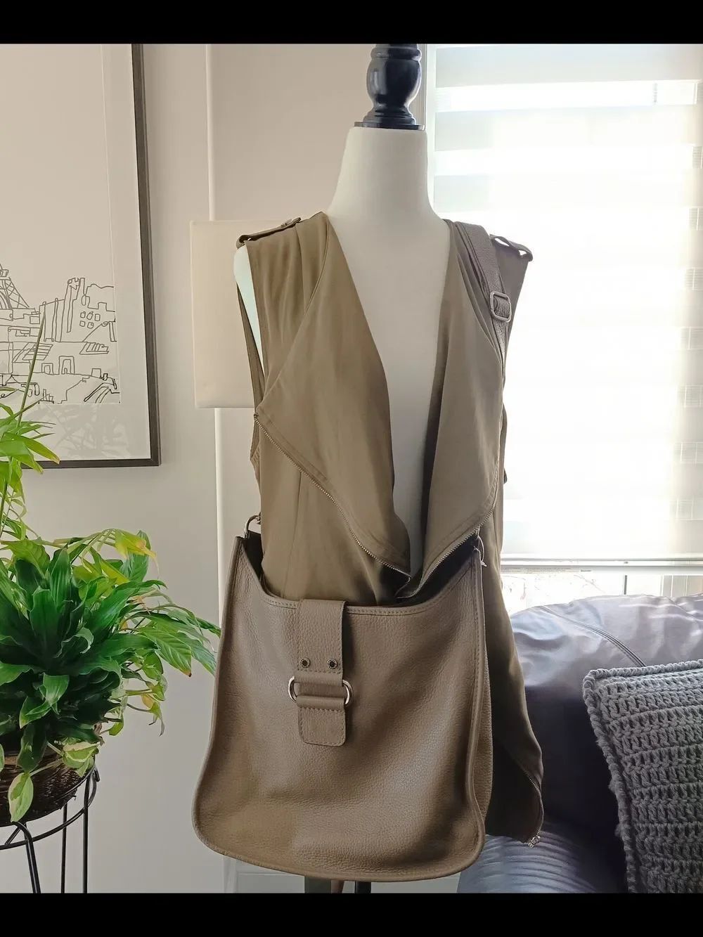 🤎Taupe Genuine Leather Shoulder Bag with Buckle Detail